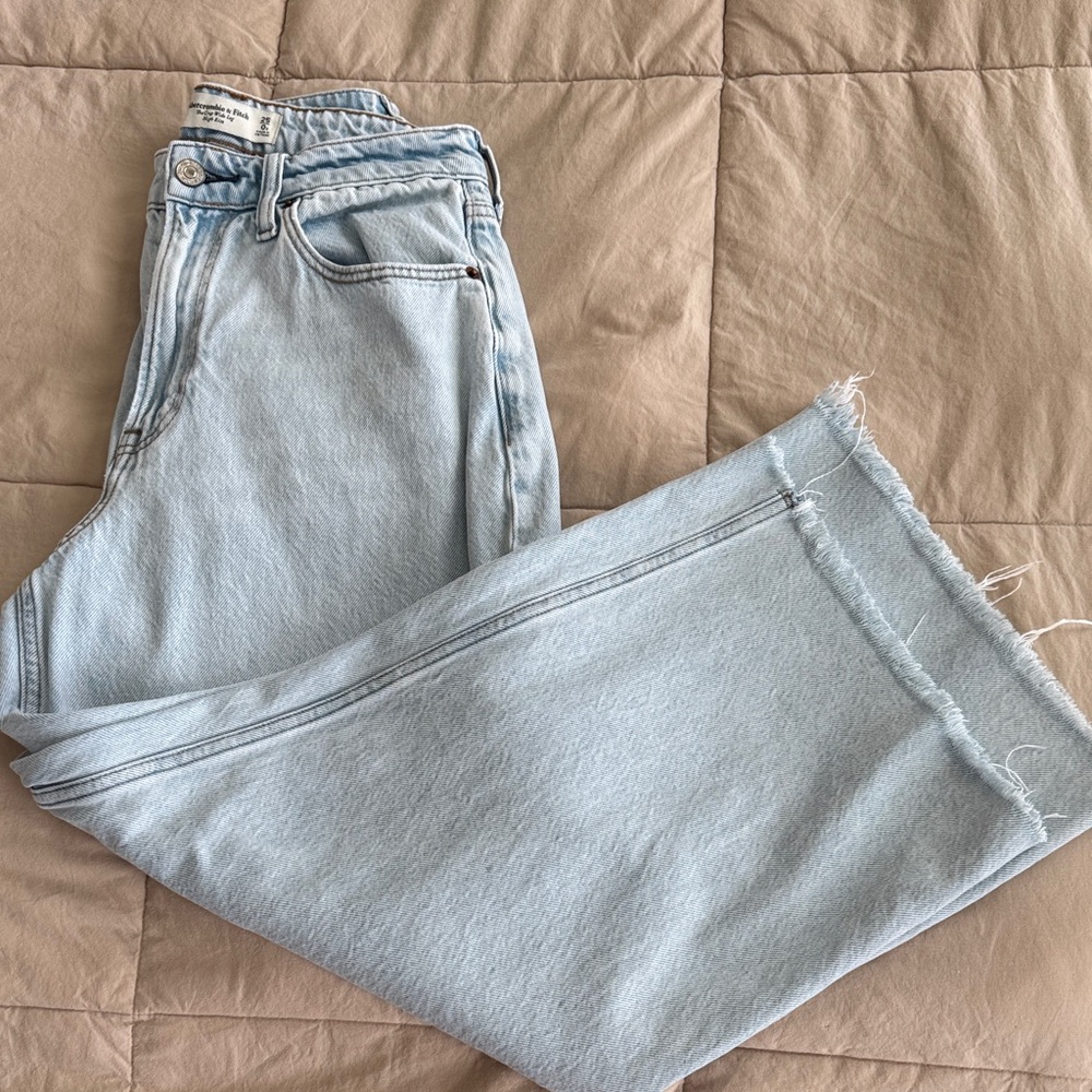 Curve Love CROP WIDE leg
